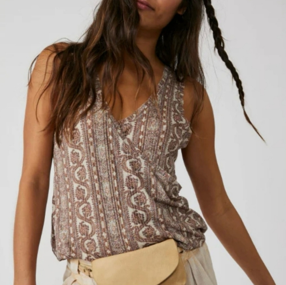 Free People You're Twisted Tank sz large, New